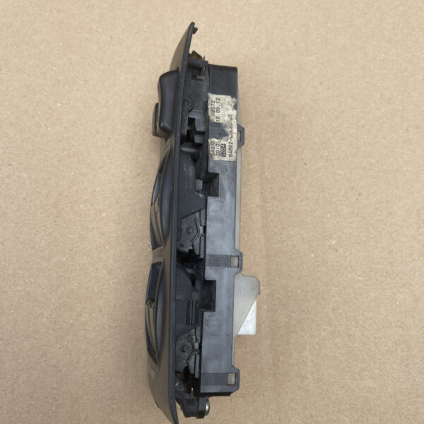 TOYOTA AVENSIS T25 2003-2008 FRONT DRIVER SIDE DOOR CONTROL SWITCH 8482005120 - Image 2