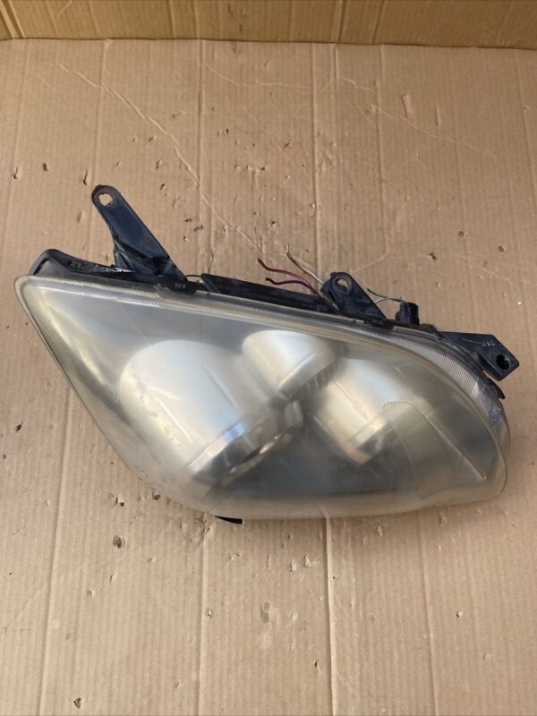 TOYOTA AVENSIS T25_ 06-08 RIGHT DRIVER SIDE FRONT HEADLIGHT HEADLAMP 9922680008