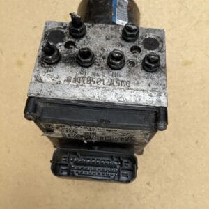 Alternative view of VW PASSAT B6 2005-2010 ABS PUMP CONTROL MODULE UNIT 3C0614095M