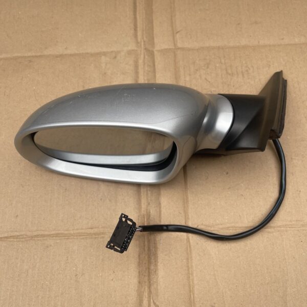 VW Passat B5 20-05 passenger side door electric wing mirror 3B0857933 E1010781