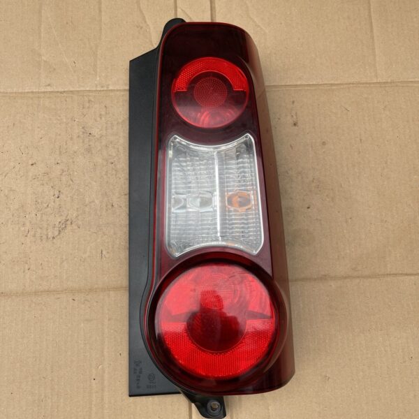 CITROEN BIRLINGO PEUGEOT PARTNER RIGHT DRIVER SIDE REAR TAIL LIGHTS 9680607880