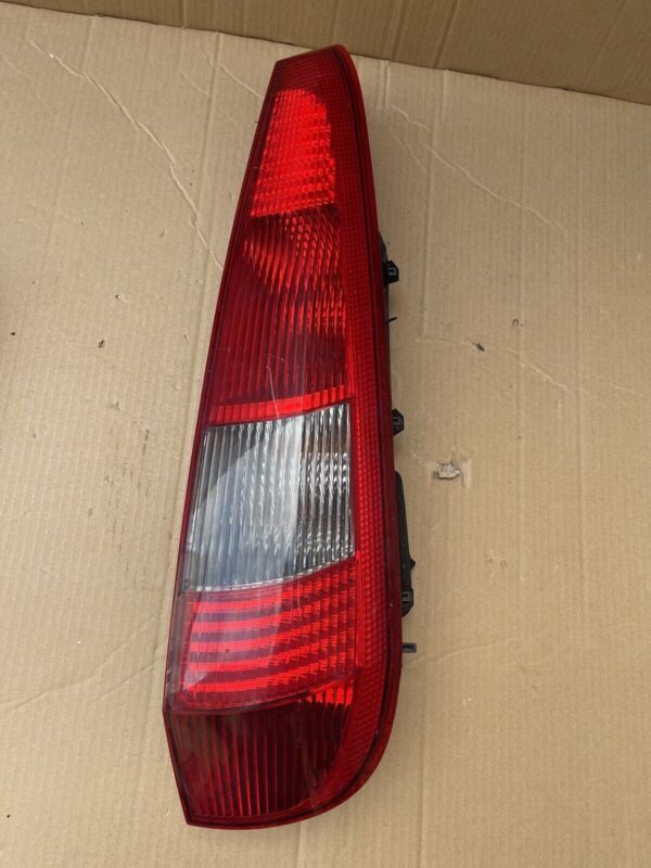 FORD FIESTA 2001 2008 RIGHT DRIVER SIDE REAR TAIL LIGHTS 2S6113N004A 20010751