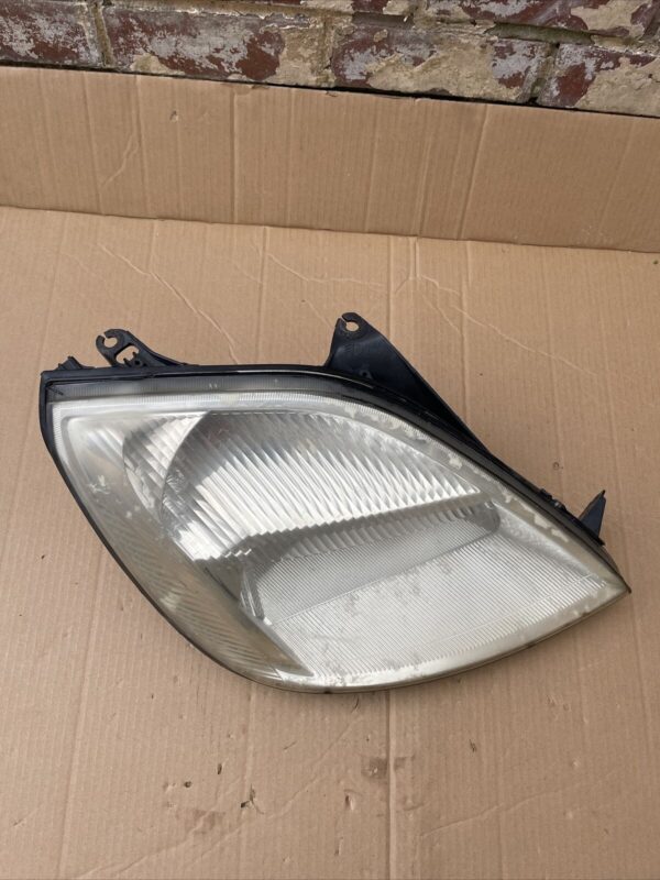 FORD FIESTA MK4 2001 2010 RIGHT DRIVER SIDE HEADLIGHT HEADLAMP 20A055B