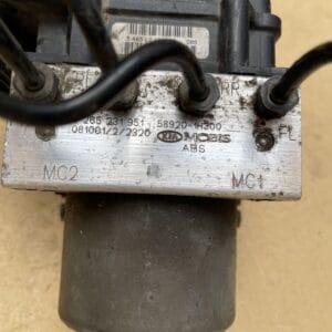 Alternative view of KIA CEED ABS PUMP CONTROLLER MODULE UNIT 0265231951 - 589201H300