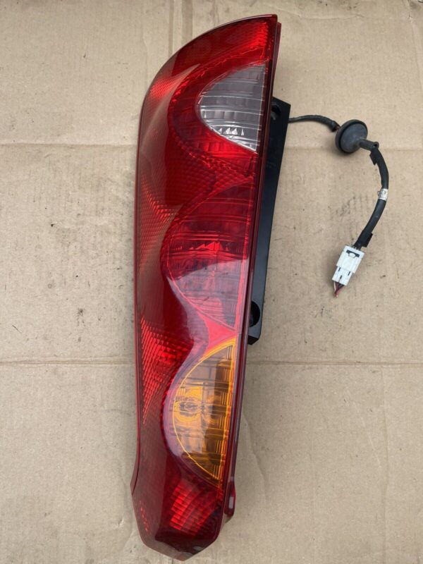 NISSAN NOTE E11 2006-2012 RIGHT DRIVER SIDE REAR TAIL LIGHT 22016752 - Image 4