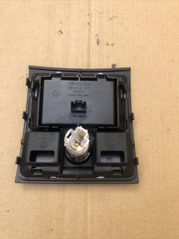 SKODA SUPERB 2008-2015 CENTRE CONSOLE CLOCK SWITCH PANEL 3T0919201A - Image 5