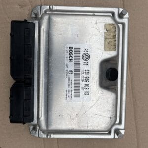 Alternative view of VW PASSAT B5.5 ENGINE CONTROL UNIT MODULE 038906019KD 0281011205 1039S01966