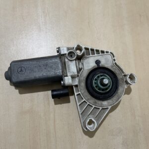 Alternative view of MERCEDES A W169 04-12 FRONT RIGHT DRIVER SIDE WINDOW MOTOR REGULATOR A1698201642