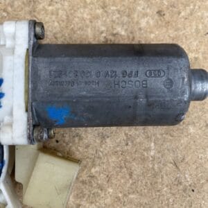 Alternative view of MERCEDES E W211 02-09 FRONT RIGHT DRIVER SIDE WINDOW MOTOR REGULATOR A2118203042