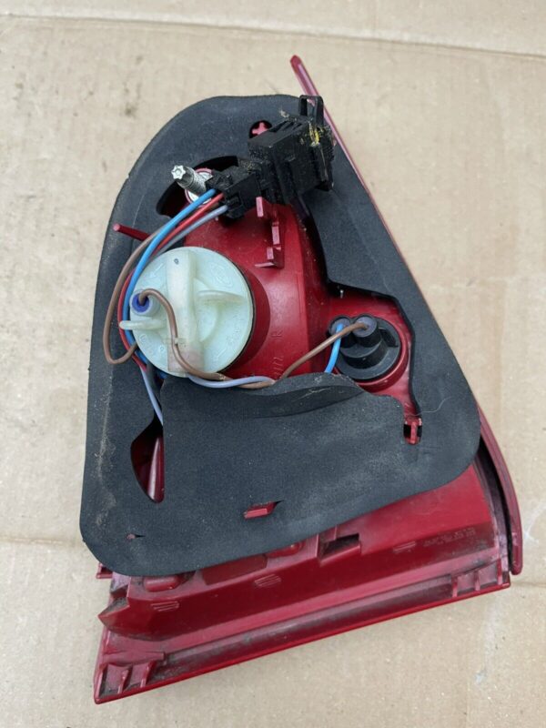 AUDI A3 P8 2009-2013 RIGHT DRIVER SIDE REAR TAIL LIGHTS 8P0945094 2TZ009780 - Image 7