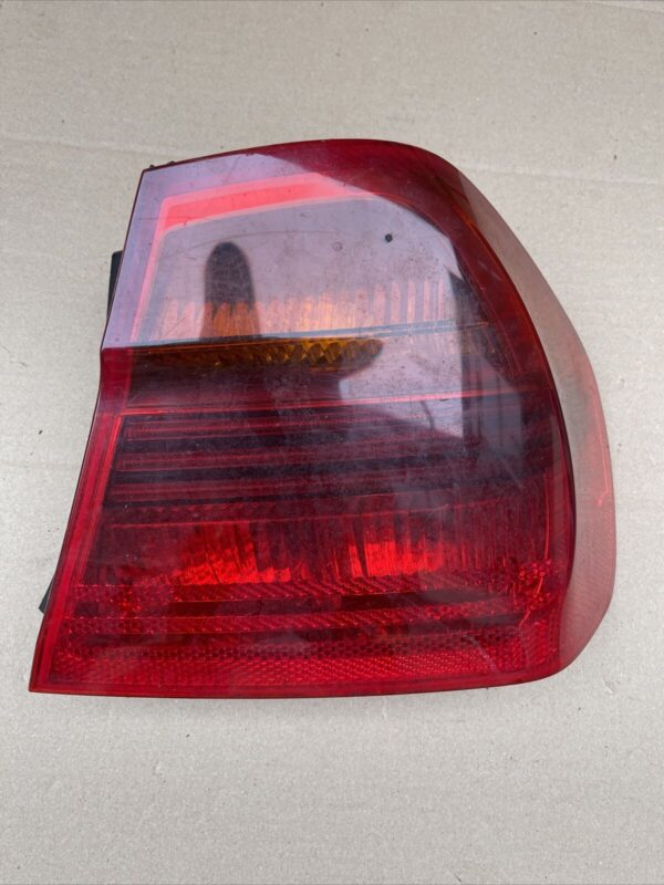 BMW 3 E90 E91 2005-2010 RIGHT DRIVER SIDE REAR TAIL LIGHTS I090028 693745827