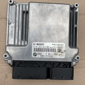 Alternative view of BMW 3 E90 E91 2005-2012 ENGINE CONTROL UNIT MODULE 0281015042 DDE781170101