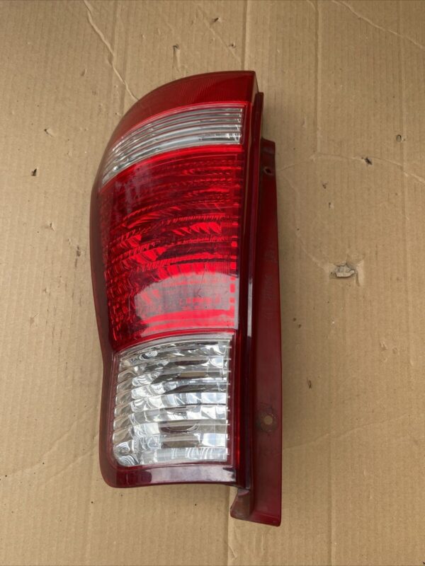 HYUNDAI MATRIX 2005-2010 RIGHT DRIVER SIDE REAR TAIL LIGHTS 9240217610 - Image 2