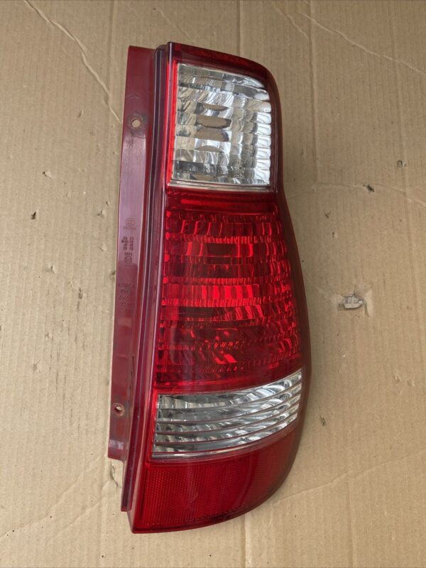 HYUNDAI MATRIX 2005-2010 RIGHT DRIVER SIDE REAR TAIL LIGHTS 9240217610