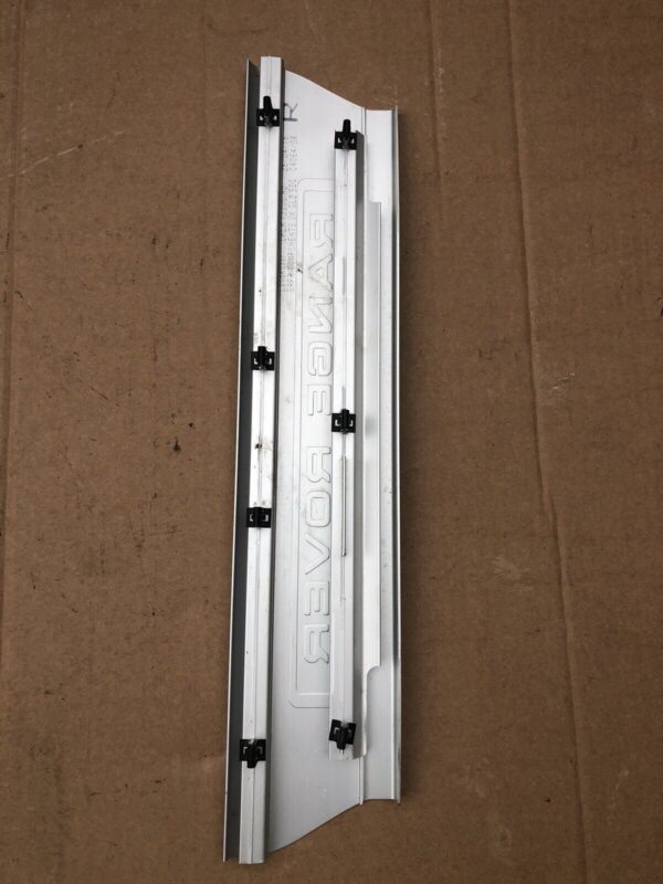 RANGE ROVER L405 VOGUE 13 21 FRONT DRIVE SIDE DOOR SILL TRIM COVER CPLA13200AD - Image 4