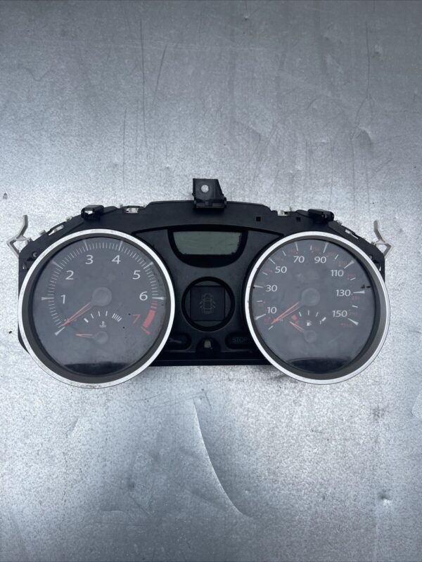 RENAULT MEGANE SPEEDOMETER INSTRUMENT CLUSTER 8200702528 4AKB006513 35110419