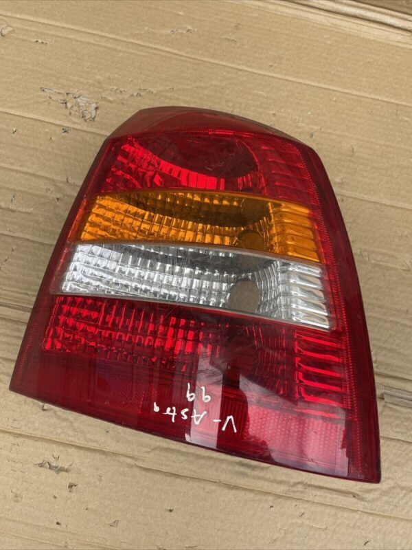 VAUXHALL ASTRA G Hatchback (T98) RIGHT DRIVER SIDE REAR TAIL LIGHTS 084421916RF - Image 3