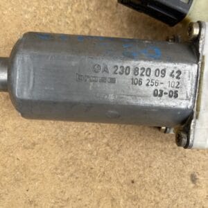 Alternative view of MERCEDES CLK A209 C209 FRONT RIGHT DRIVER WINDOW REGULATOR MOTOR A2308200942