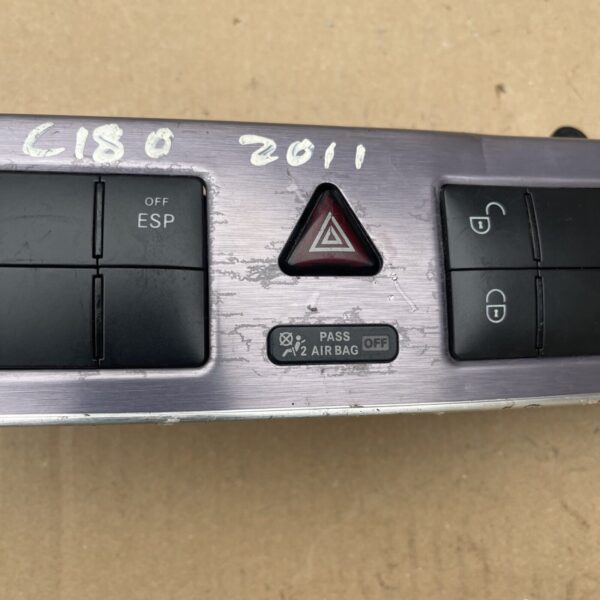 Mercedes CLC CL203 C180 08-11 Hazard Switch Control Panel 2038700351 33636003 - Image 3