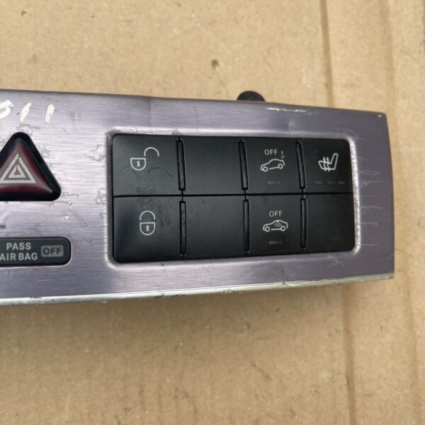 Mercedes CLC CL203 C180 08-11 Hazard Switch Control Panel 2038700351 33636003 - Image 4