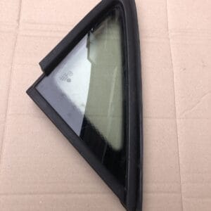 VW TOURAN 2004 2010 FRONT PASSENGER SIDE WINDOW QUARTER GLASS OEM 1T0845411