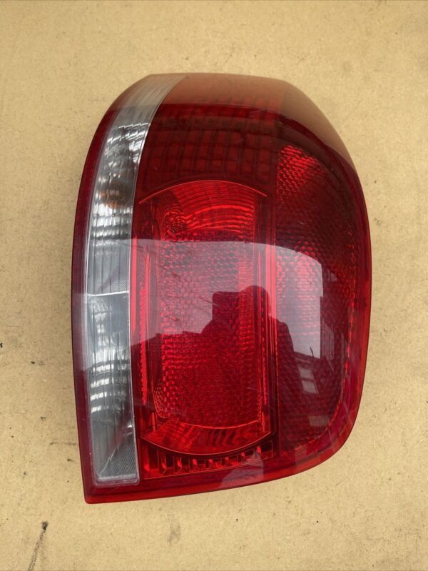 AUDI A3 MK2 HATCHBACK 3DOOR 03-12 LEFT PASSENGER SIDE REAR TAIL LIGHT 8P0945095A - Image 9