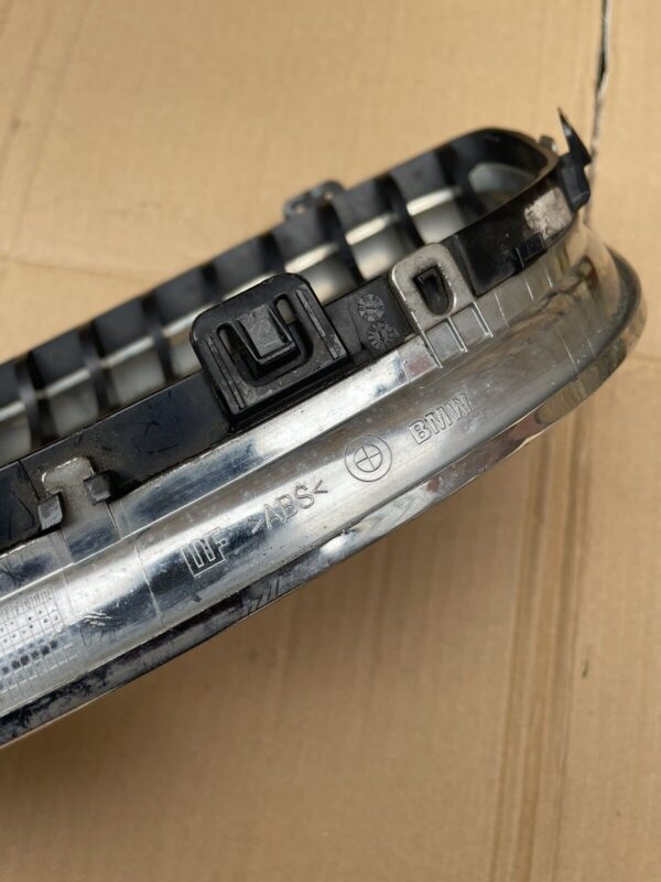 BMW 3 E90 E91 05-12 FRONT RIGHT SIDE DRIVER CENTRE GRILL R51137201968 7201968 - Image 6