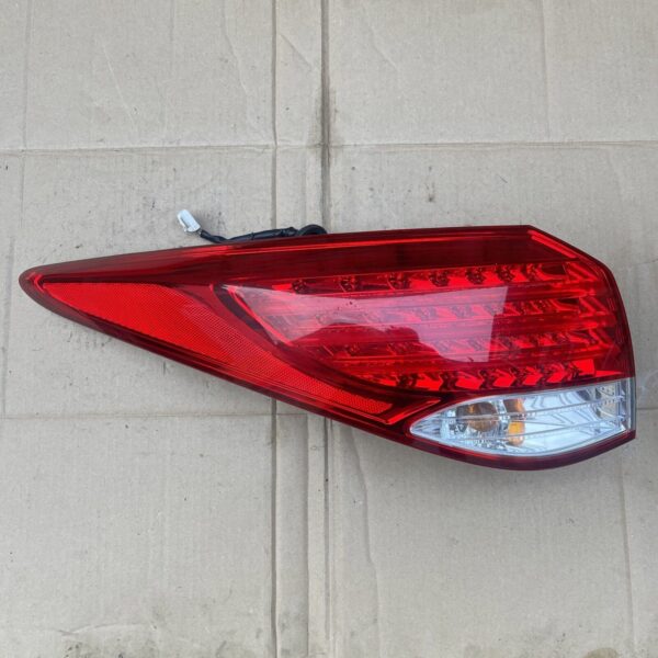 HYUNDAI I40 2011-2015 LEFT PASSENGER SIDE REAR TAIL LIGHTS 924013Z0 924013Z000