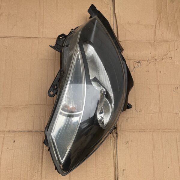 RENAULT CLIO 2005-2009 RIGHT DRIVER SIDE HEADLIGHT HEADLAMP 8200689299 89901631 - Image 2