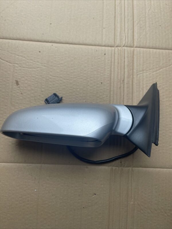 SKODA SUPERB VW PASSAT LEFT PASSENGER SIDE DOOR ELECTRIC WING MIRROR E1020479