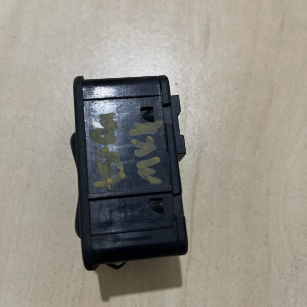 VAUXHALL ASTRA G 1999-2005 RIGHT ELECTRIC WINDOW CONTROL SWITCH 90561088 - Image 2