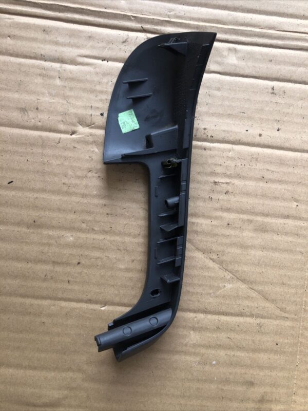 VW GOLF MK5 2003-2009 DRIVER SIDE REAR DOOR HANDLE PULL TRIM 1K4868056B - Image 4