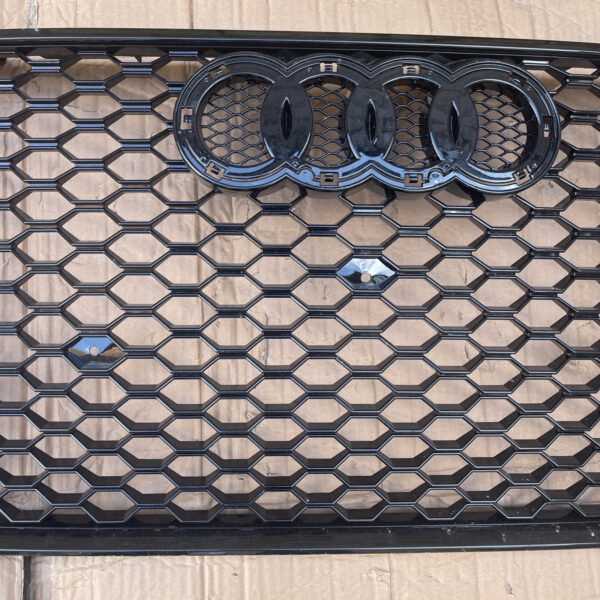 AUDI A4 S4 B9 FRONT CENTER RADIATOR GRILLE RS4 TYPE HONEYCOMB GRILL 8W0853651 - Image 4