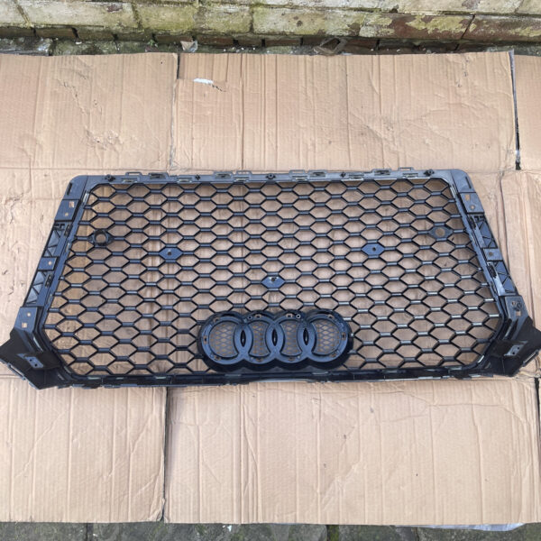 AUDI A4 S4 B9 FRONT CENTER RADIATOR GRILLE RS4 TYPE HONEYCOMB GRILL 8W0853651 - Image 6