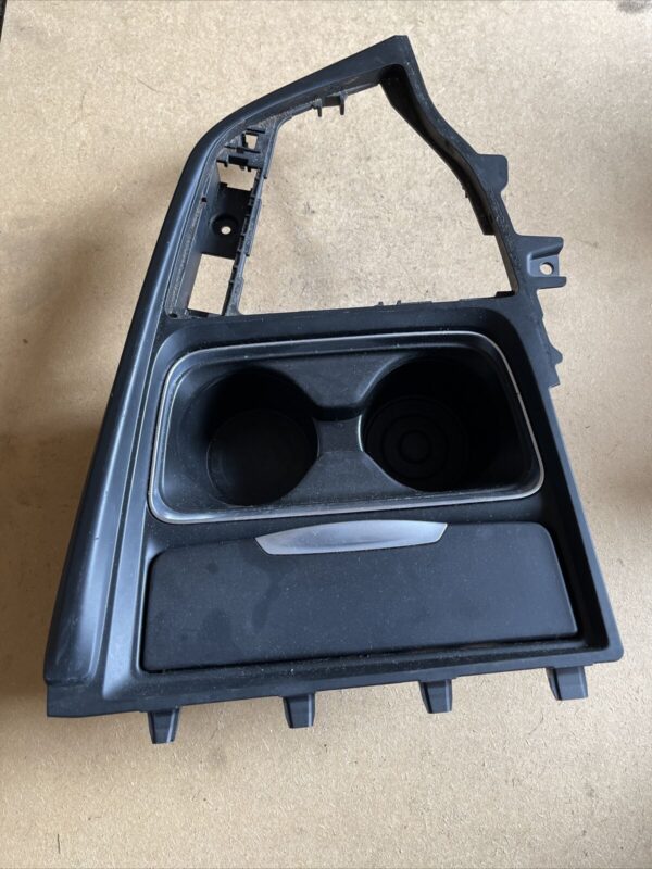 BMW 3 SERIES F30 F31 F80 12 16 FRONT CENTRE DOUBLE CUP HOLDER PANEL 105048744