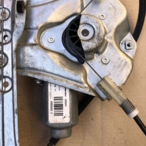 Alternative view of RENAULT CLIO III PASSENGER SIDE DOOR WINDOW REGULATOR WITH MOTOR OEM 8200291145