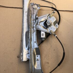 RENAULT CLIO III PASSENGER SIDE DOOR WINDOW REGULATOR WITH MOTOR OEM 8200291145