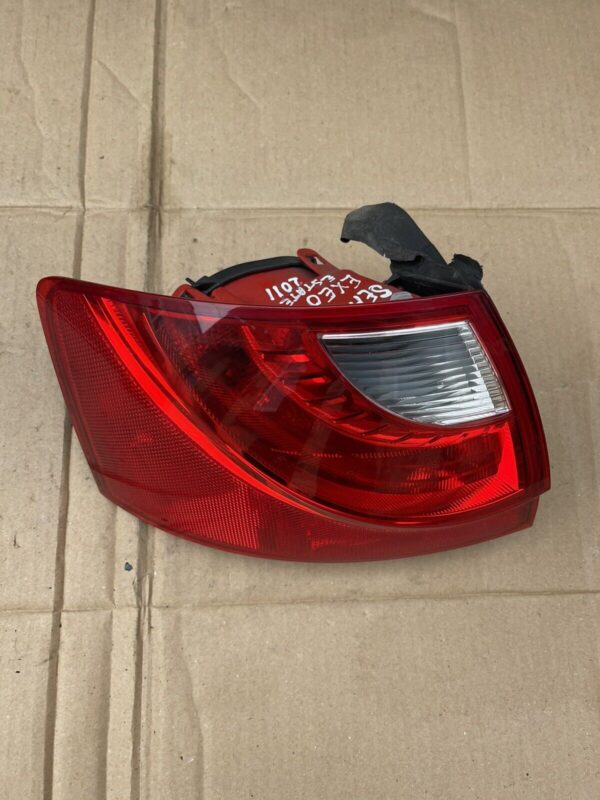 SEAT EXEO 2009 2012 LEFT PASSENGER SIDE REAR TAIL LIGHTS 3R9945095A 89500358