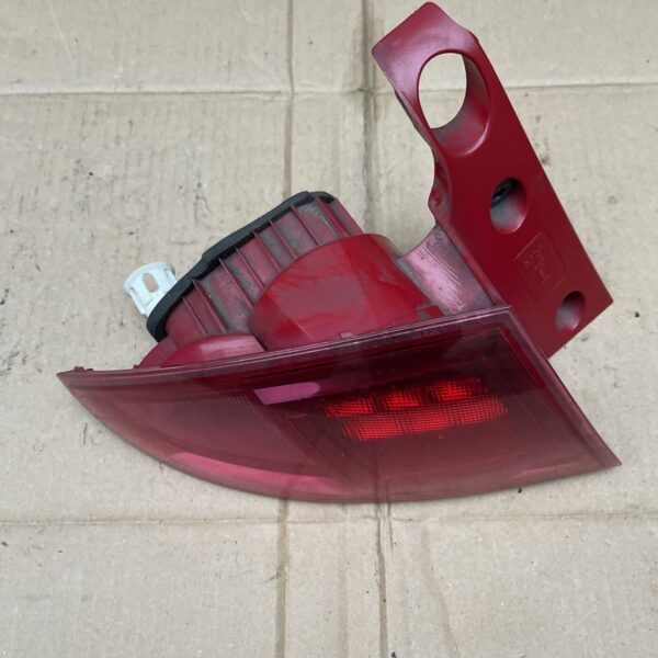 SEAT LEON 1P 2006 2012 LEFT PASSENGER SIDE REAR TAIL LIGHTS 1P0945095J