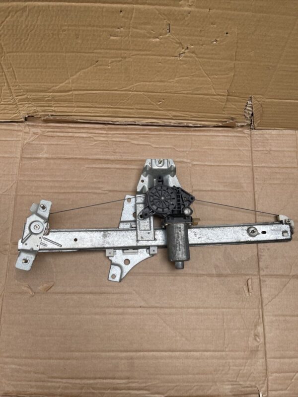 TOYOTA AVENSIS FRONT PASSENGER SIDE DOOR WINDOW REGULATOR WITH MOTOR 100207XXX