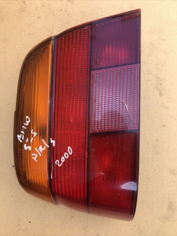 2000 BMW 5 E39 LEFT PASSENGER SIDE REAR TAIL LIGHTS OEM 146033-00 - Image 2