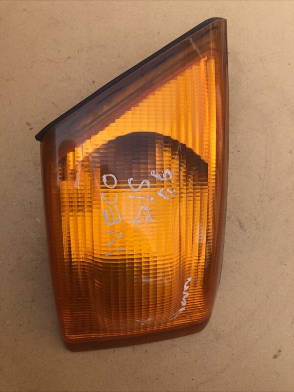 IVECO DAILY RIGHT DRIVER SIDE FRONT O/S  INDICATOR LIGHT BOSCH OEM 1315106149