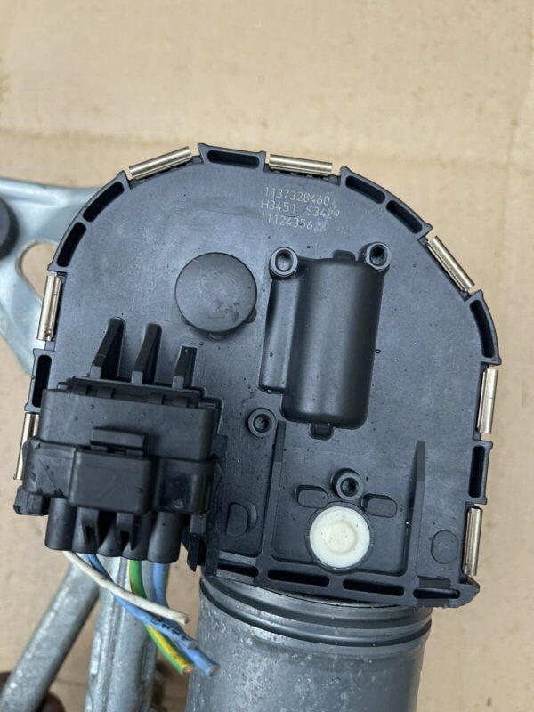 Peugeot 8008 5008 09-16 front right windscreen Wiper motor 3397021289 9671062380 - Image 2