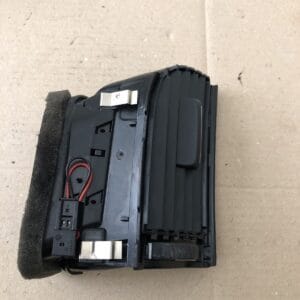Alternative view of SKODA SUPERB FRONT DRIVER SIDE RIGHT DASH AIR VENT OEM 3T0819702