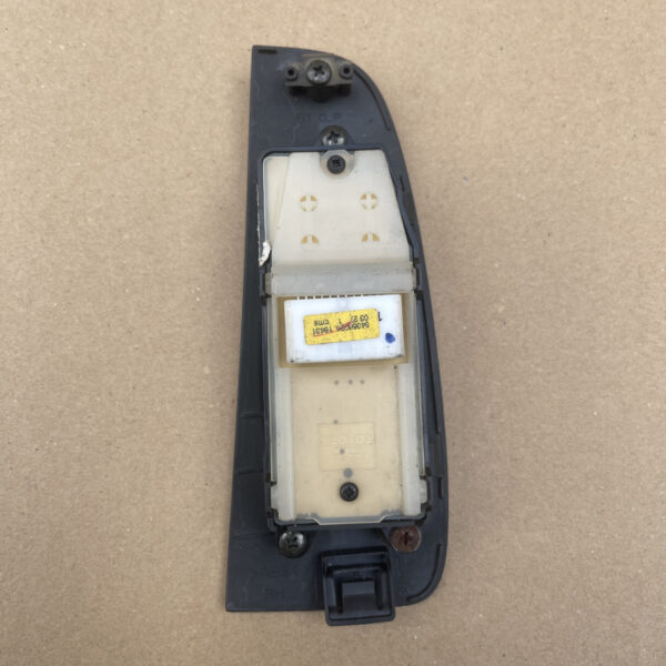 TOYOTA AVENSIS T25 2003-2008 RIGHT SIDE DRIVER CONTROL SWITCHES 8482005110 - Image 3