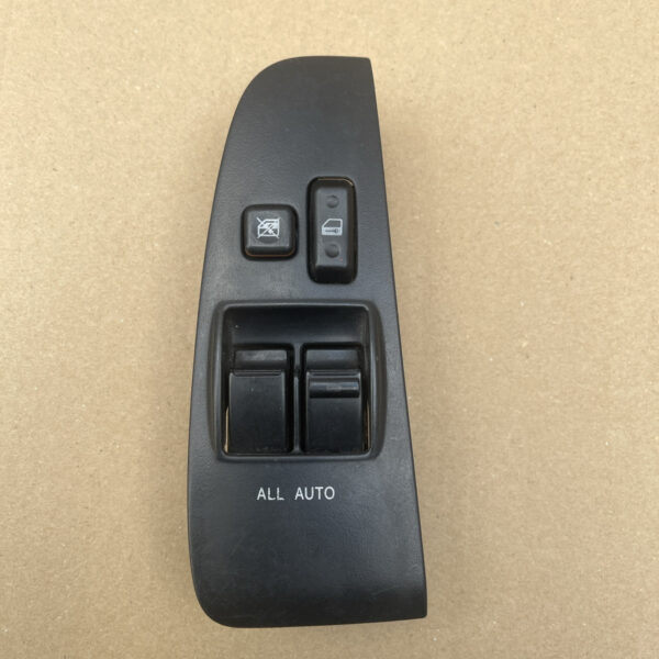 TOYOTA AVENSIS T25 2003-2008 RIGHT SIDE DRIVER CONTROL SWITCHES 8482005110