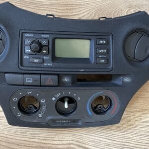 Alternative view of TOYOTA YARIS HEATER CLIMATE CONTROL UNIT RADIO SCREEN 86110-52140