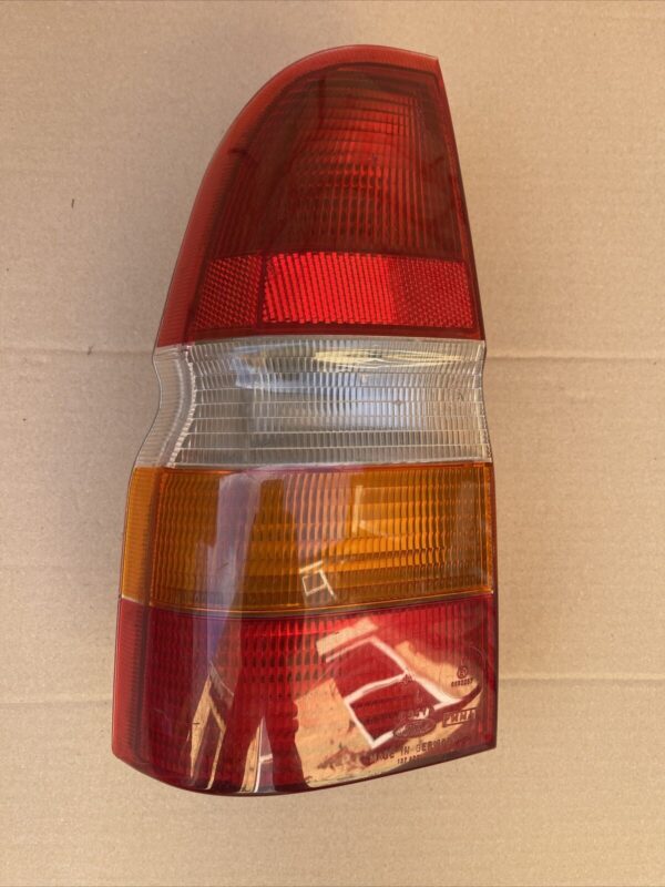 FORD ESCORT 1995-2004 LEFT PASSENGER SIDE TAILGATE REAR TAIL LIGHTS 91AG13A603 - Image 2