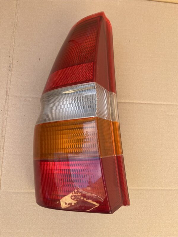 FORD ESCORT 1995-2004 LEFT PASSENGER SIDE TAILGATE REAR TAIL LIGHTS 91AG13A603