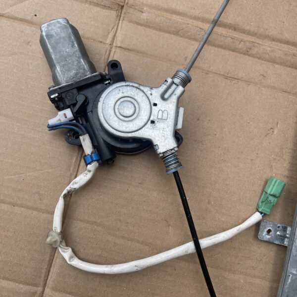 HONDA JAZZ 02-08 PASSENGER SIDE FRONT DOOR WINDOW REGULATOR MOTOR 72250SAAG01 - Image 2